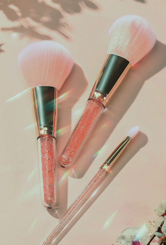 The Art of Makeup Application: A Comprehensive Guide to Makeup Brushes